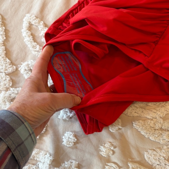 DKNY Red Ruffled Women's One Piece Swimsuit Size M NEW - Picture 6 of 9